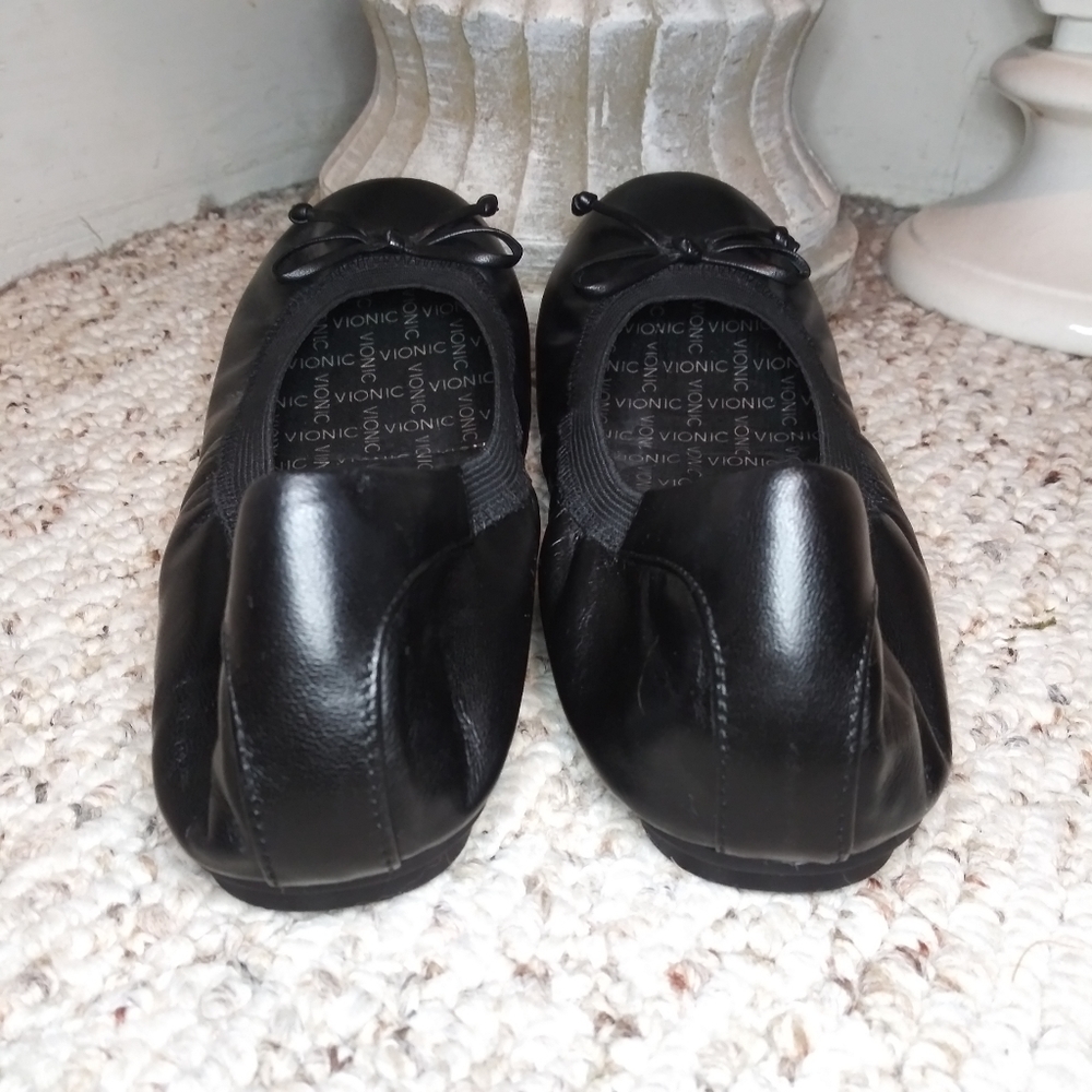 Vionic Matira Bowed Black Leather Ballet Flats - Picture 6 of 10